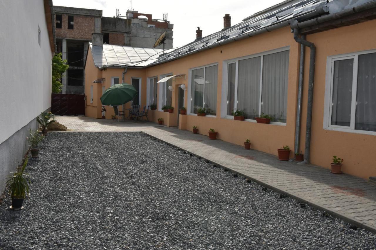 Violet House Apartment Turda Exterior photo